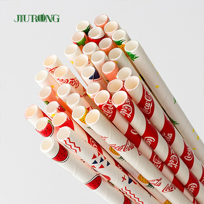 As palhas de papel Degradable amigáveis de Eco envolveram individualmente as palhas bebendo de papel